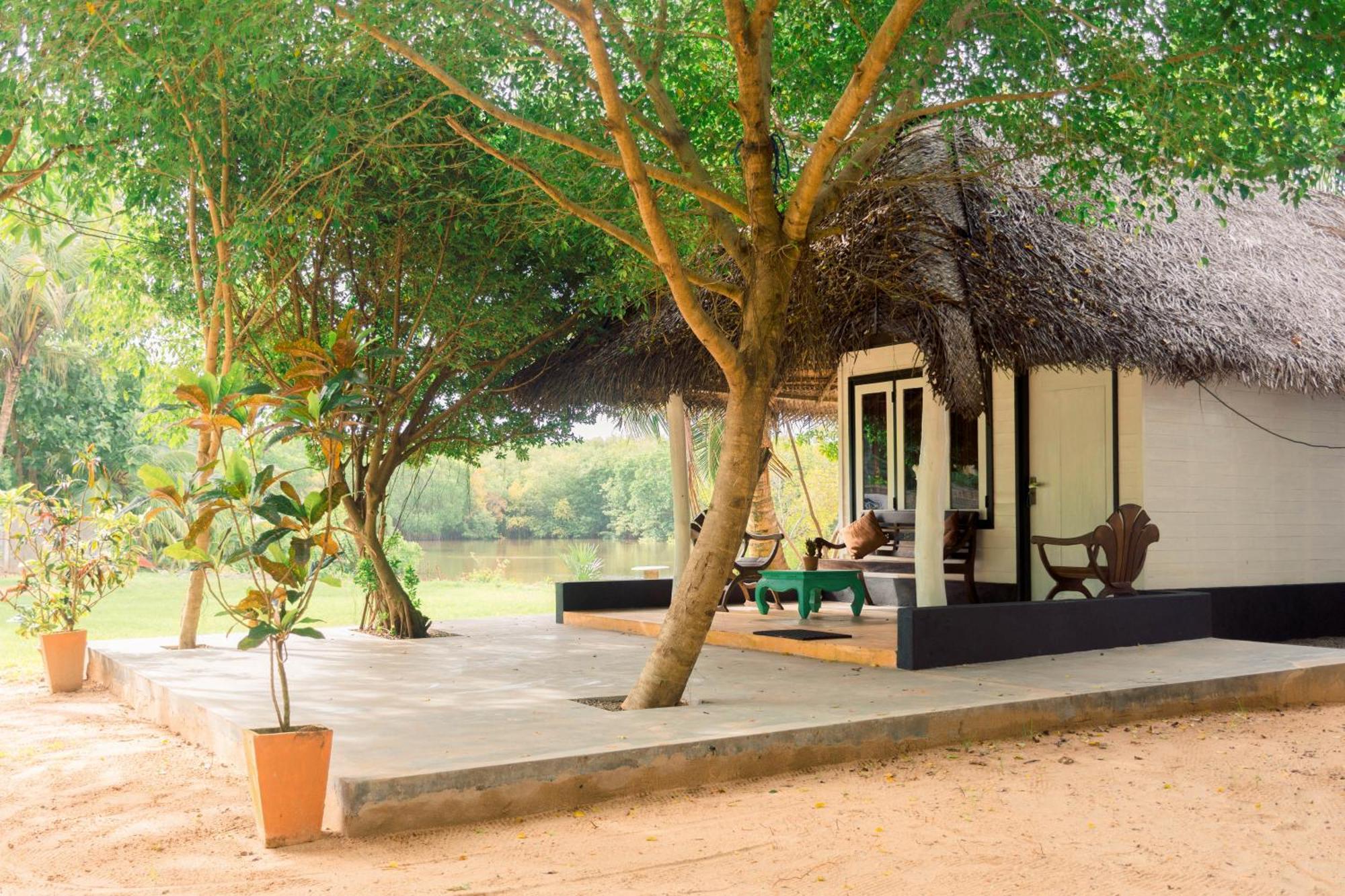 Harmony Beach Resort Tangalle Exterior photo